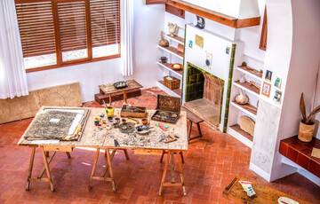 Photo of a table in Joan Miró's studio