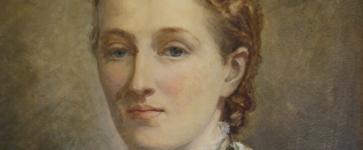 A watercolour image of women with her hair tied back