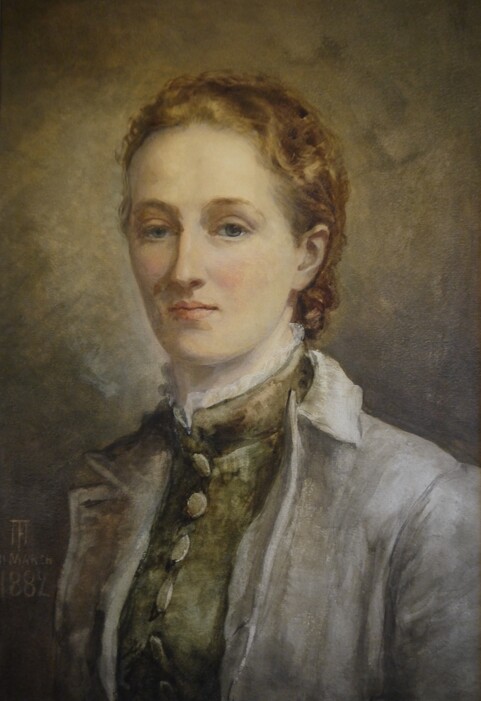 A watercolour image of women with her hair tied back